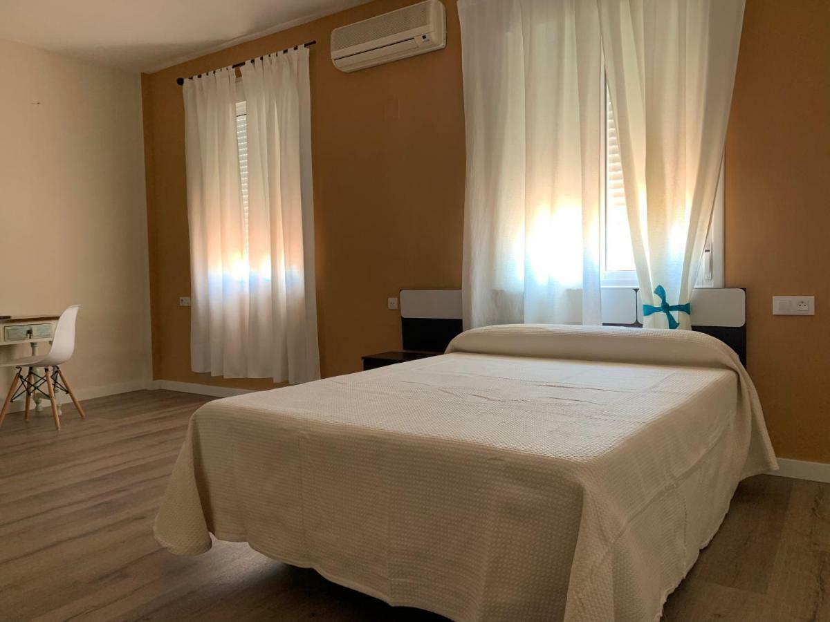 Hostal Restaurante Rufino Berlanga Bagian luar foto
