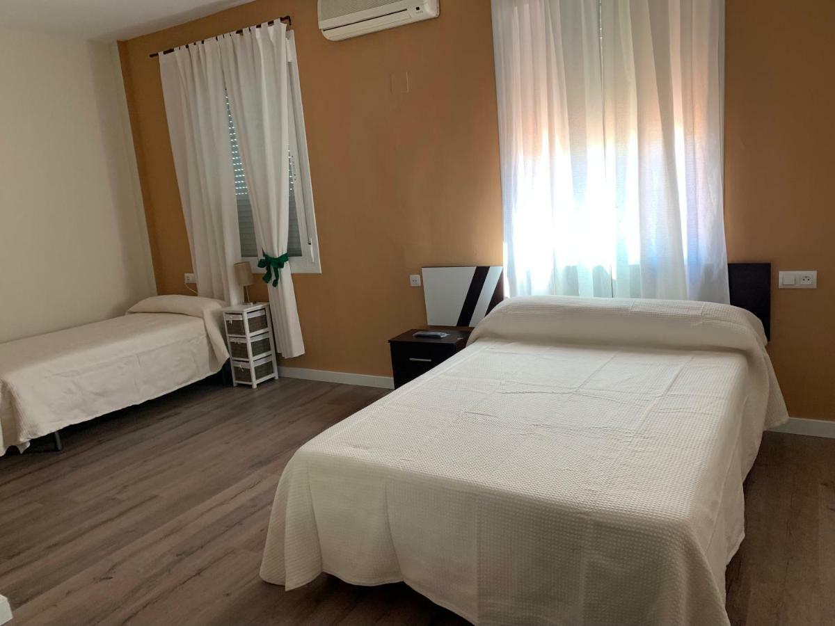Hostal Restaurante Rufino Berlanga Bagian luar foto